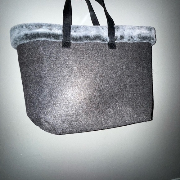 Barnes & Nobles Gray Faux Fur Tote Bag - Picture 3 of 4